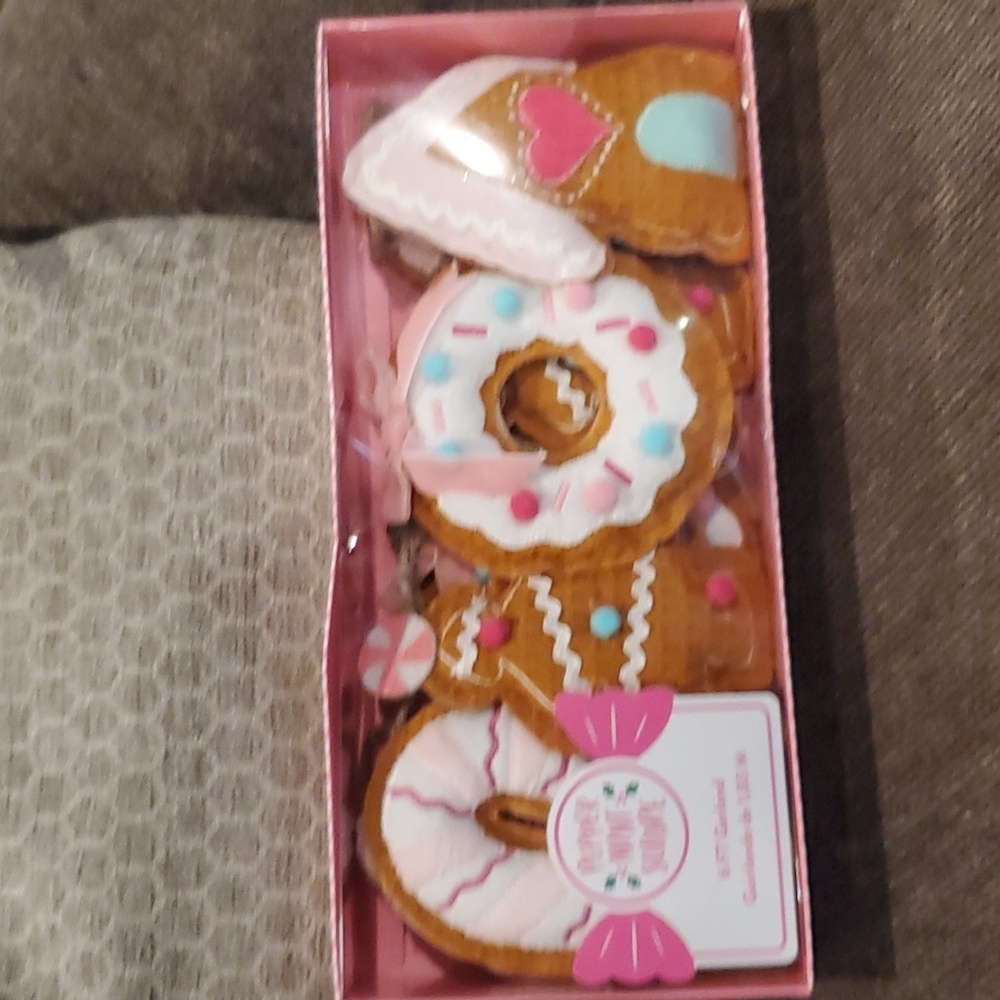 Peppermint Square Pastel Gingerbread Garland-NWT